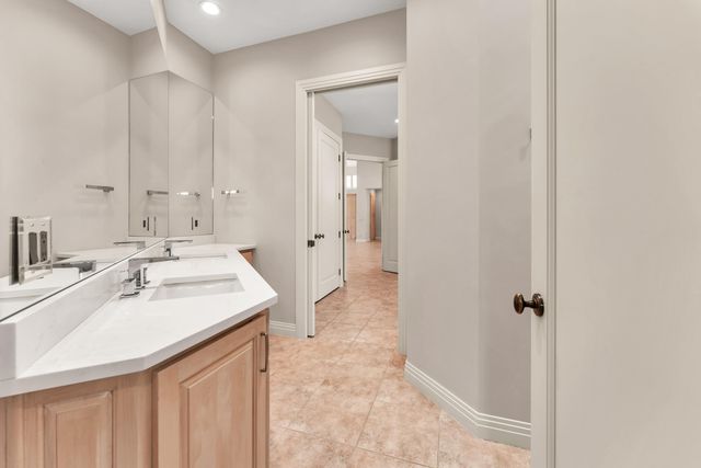 5197 S Stonehaven Drive, Springfield, MO 65809