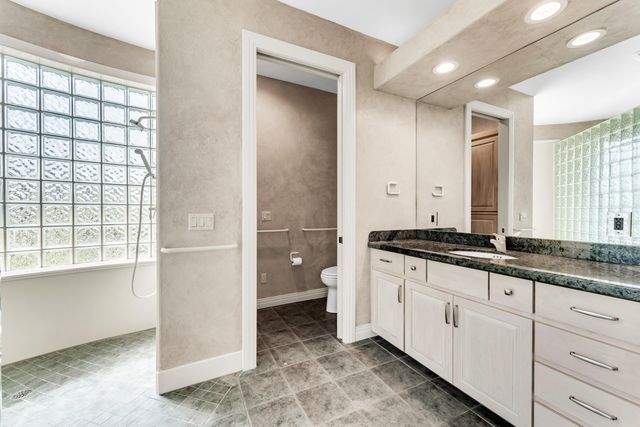 5197 S Stonehaven Drive, Springfield, MO 65809