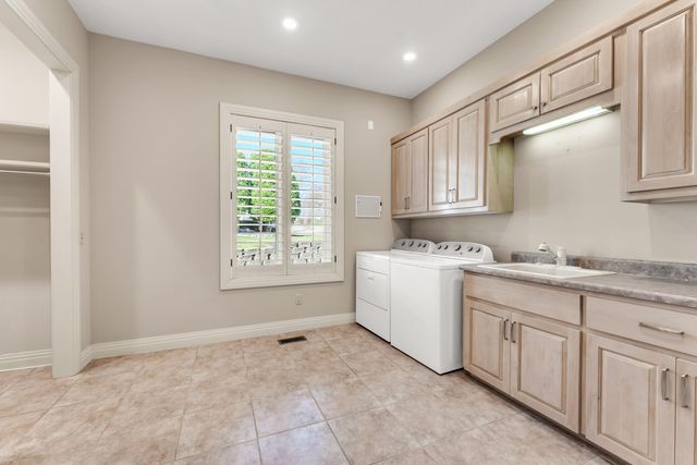 5197 S Stonehaven Drive, Springfield, MO 65809