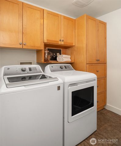 11517 Tyler Place NE, Bainbridge Island, WA 98110