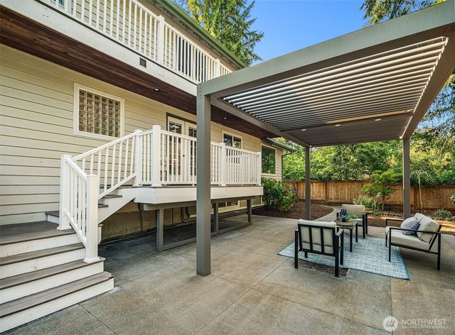 11517 Tyler Place NE, Bainbridge Island, WA 98110