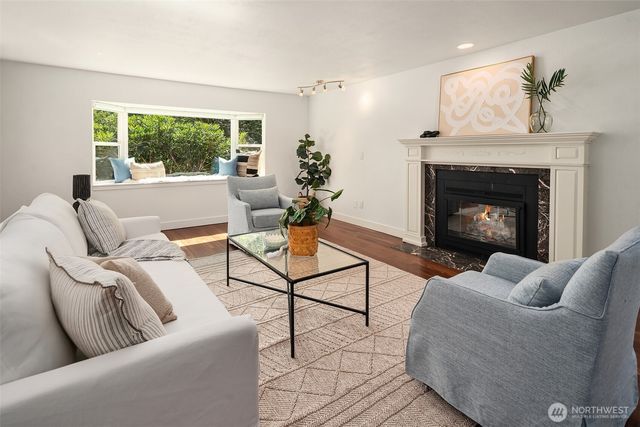 11517 Tyler Place NE, Bainbridge Island, WA 98110