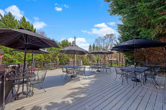 40325 CHARLES TOWN PIKE, Hamilton, VA 20158
