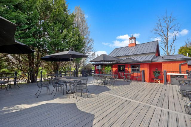 40325 CHARLES TOWN PIKE, Hamilton, VA 20158