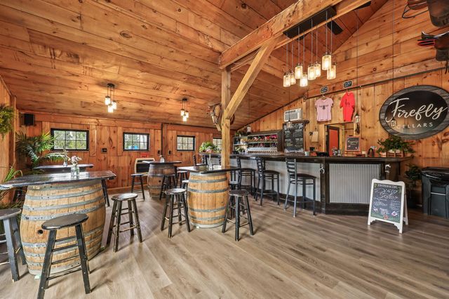 40325 CHARLES TOWN PIKE, Hamilton, VA 20158