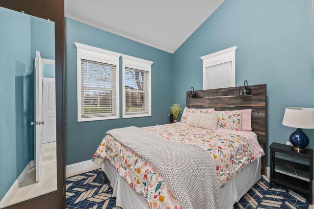 40325 CHARLES TOWN PIKE, Hamilton, VA 20158