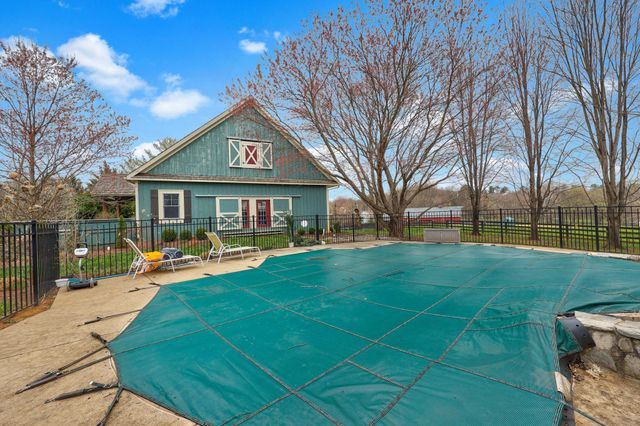 40325 CHARLES TOWN PIKE, Hamilton, VA 20158