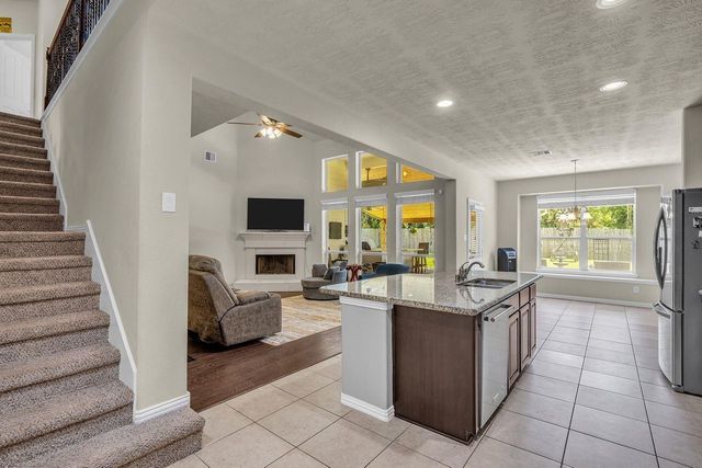 13859 Shoreline Drive, Willis, TX 77318