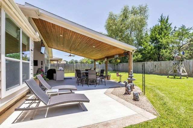 13859 Shoreline Drive, Willis, TX 77318