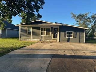 324 Azalea Street, Lake Jackson, TX 77566