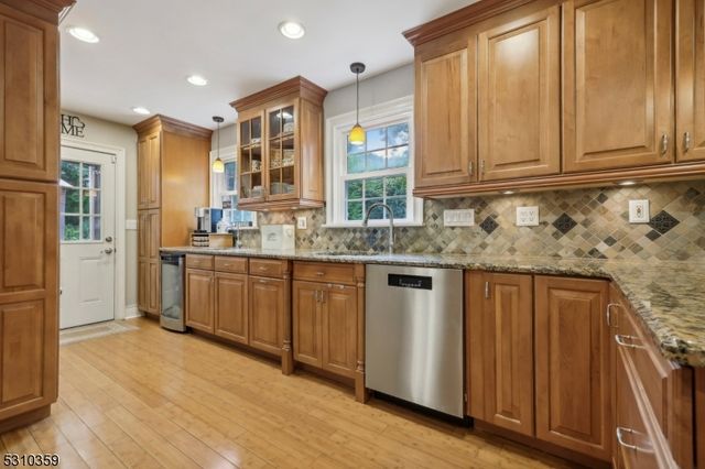 7 Sunset Ter, Chatham Twp., NJ 07928