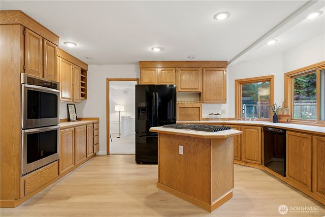 11607 SE 77th Place, Newcastle, WA 98056