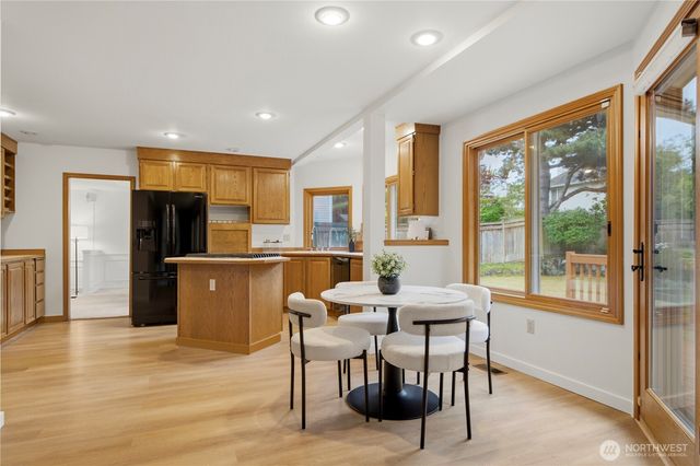 11607 SE 77th Place, Newcastle, WA 98056