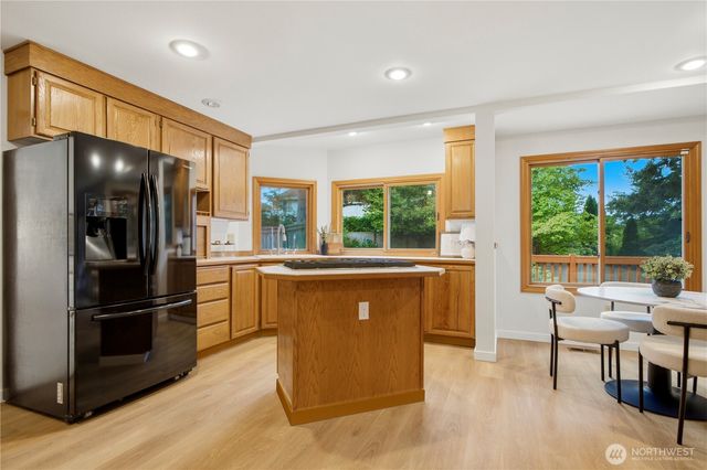 11607 SE 77th Place, Newcastle, WA 98056