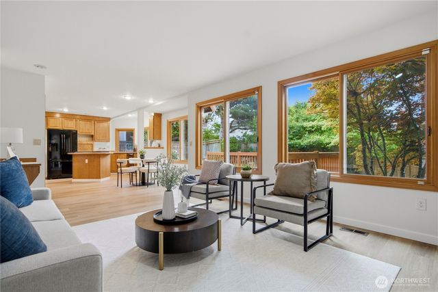 11607 SE 77th Place, Newcastle, WA 98056