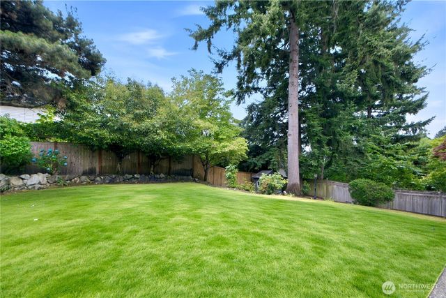11607 SE 77th Place, Newcastle, WA 98056