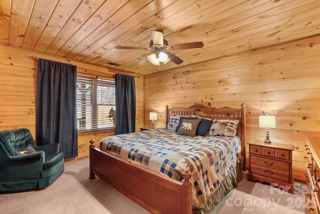 264 Moonbeam Lane, Clyde, NC 28721