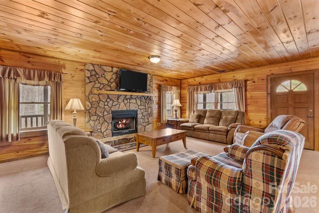 264 Moonbeam Lane, Clyde, NC 28721