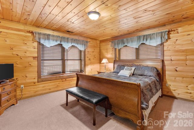 264 Moonbeam Lane, Clyde, NC 28721