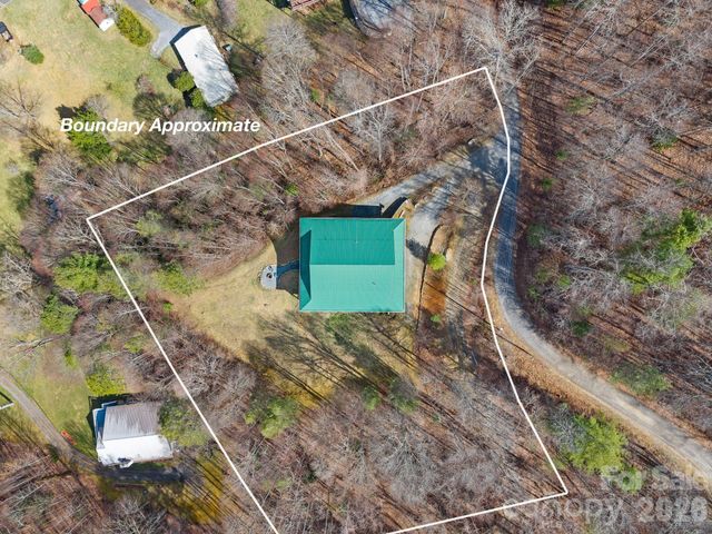 264 Moonbeam Lane, Clyde, NC 28721