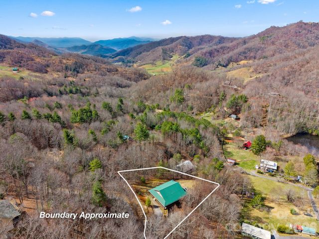 264 Moonbeam Lane, Clyde, NC 28721