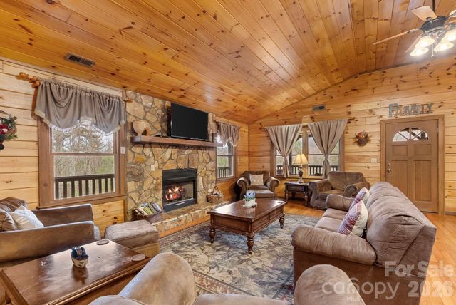 264 Moonbeam Lane, Clyde, NC 28721