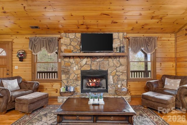 264 Moonbeam Lane, Clyde, NC 28721