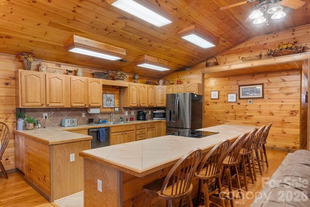 264 Moonbeam Lane, Clyde, NC 28721