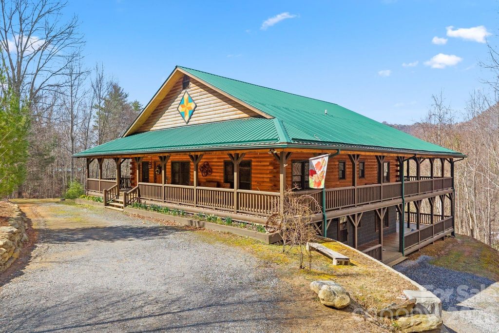 264 Moonbeam Lane, Clyde, NC 28721