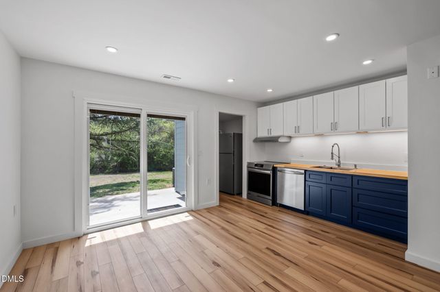 106 Chaucer Court, Carrboro, NC 27510