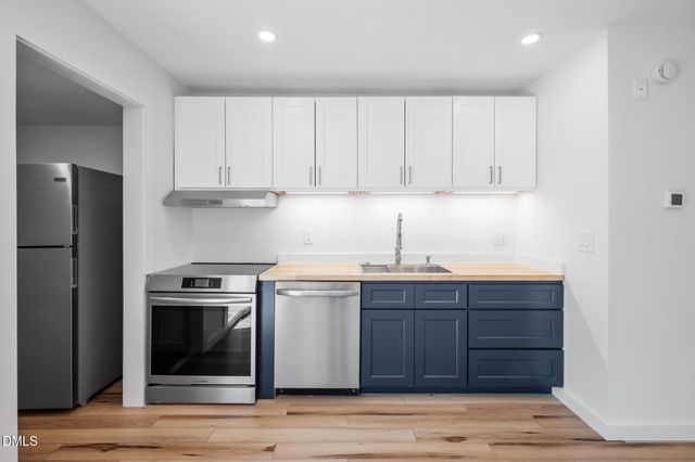 106 Chaucer Court, Carrboro, NC 27510