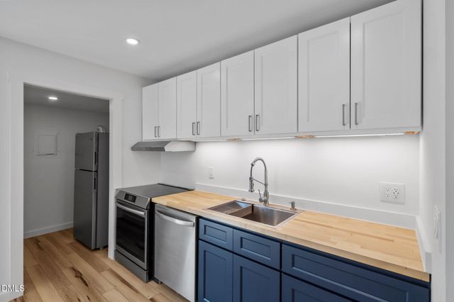 106 Chaucer Court, Carrboro, NC 27510