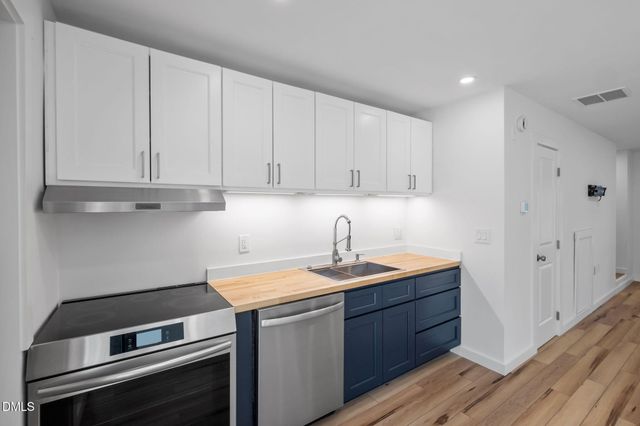 106 Chaucer Court, Carrboro, NC 27510