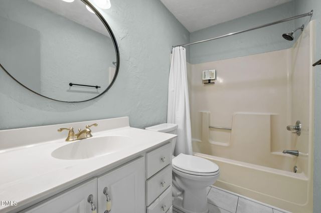 106 Chaucer Court, Carrboro, NC 27510