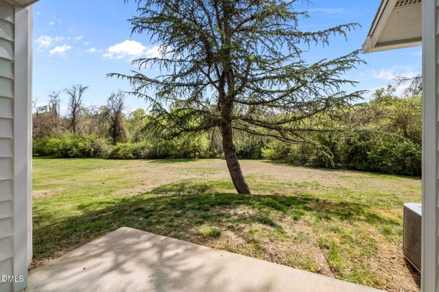 106 Chaucer Court, Carrboro, NC 27510