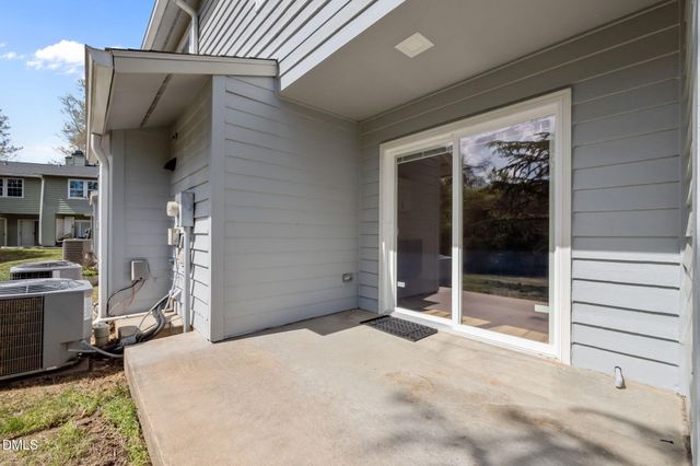 106 Chaucer Court, Carrboro, NC 27510