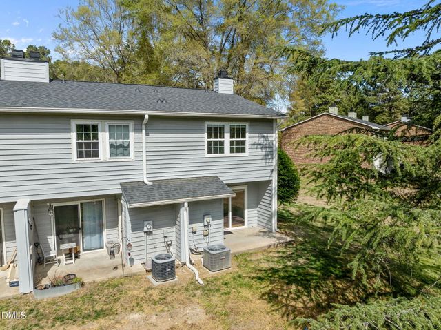 106 Chaucer Court, Carrboro, NC 27510