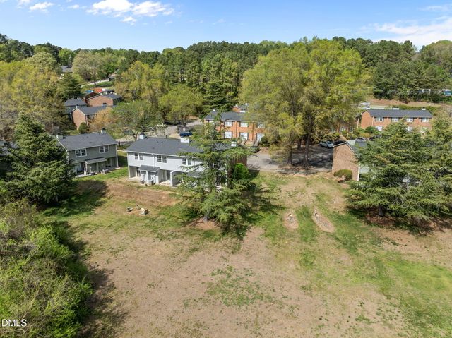 106 Chaucer Court, Carrboro, NC 27510