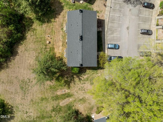 106 Chaucer Court, Carrboro, NC 27510