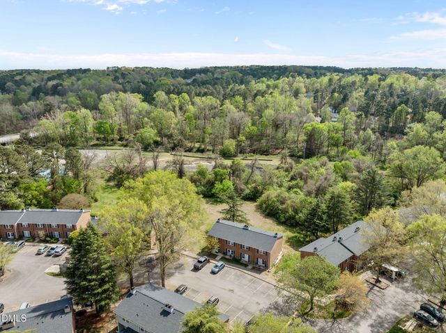 106 Chaucer Court, Carrboro, NC 27510