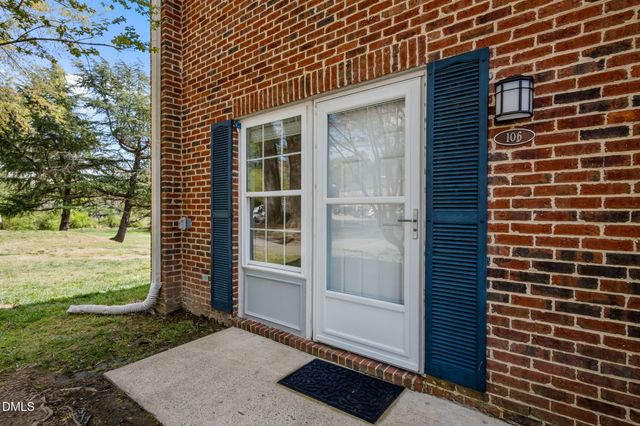 106 Chaucer Court, Carrboro, NC 27510