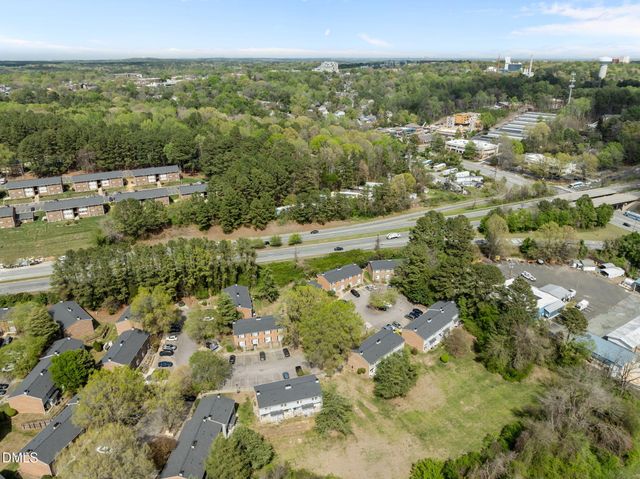 106 Chaucer Court, Carrboro, NC 27510