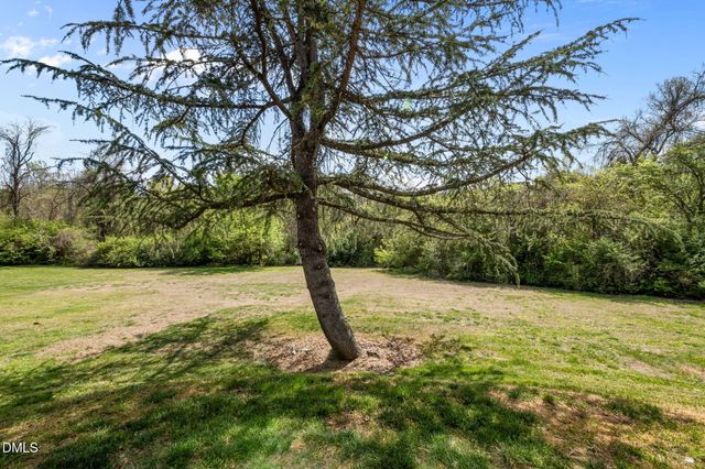 106 Chaucer Court, Carrboro, NC 27510