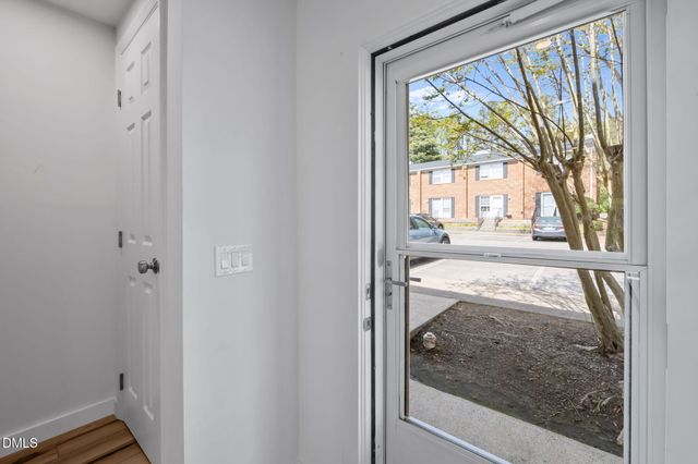 106 Chaucer Court, Carrboro, NC 27510