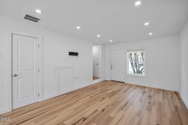 106 Chaucer Court, Carrboro, NC 27510