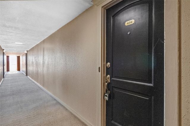 4627 Wild Indigo Street 604, Houston, TX 77027