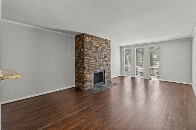 4627 Wild Indigo Street 604, Houston, TX 77027
