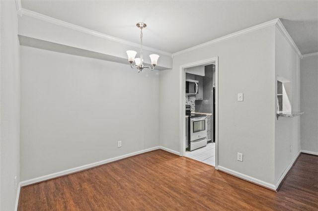 4627 Wild Indigo Street 604, Houston, TX 77027