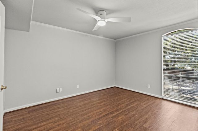 4627 Wild Indigo Street 604, Houston, TX 77027