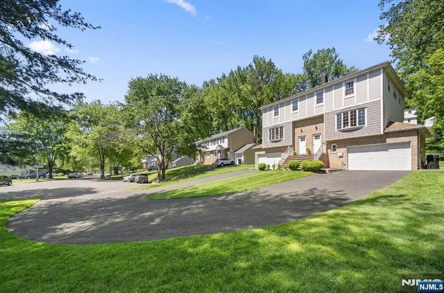 89 Forsythia Lane B, Paramus, NJ 07652